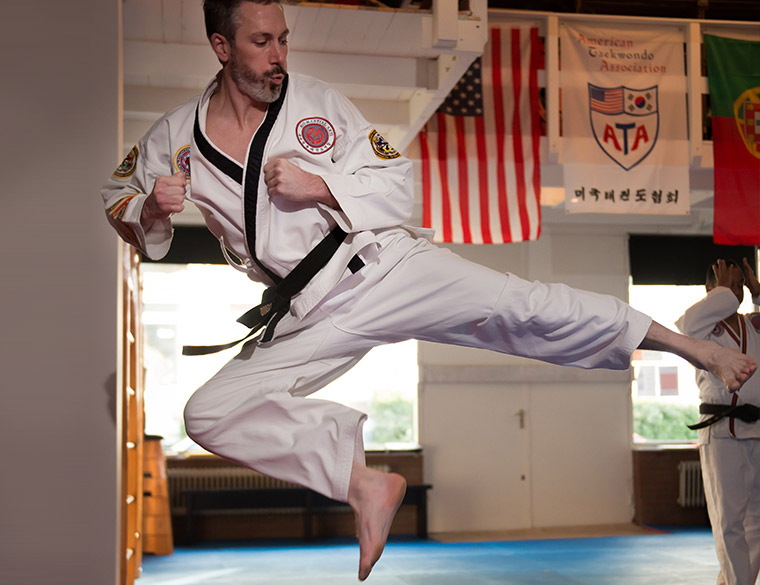 Hofbogen ondernemer: OM martial arts, luchtschop
